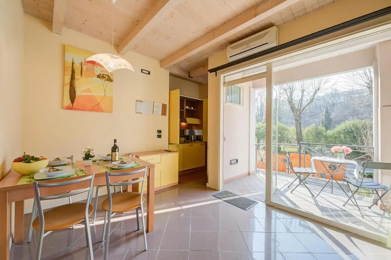 דסנזאנו דל גארדה Yellow, Orange And Blue Apartments Desenzano 0*, דסנזאנו דל גארדה