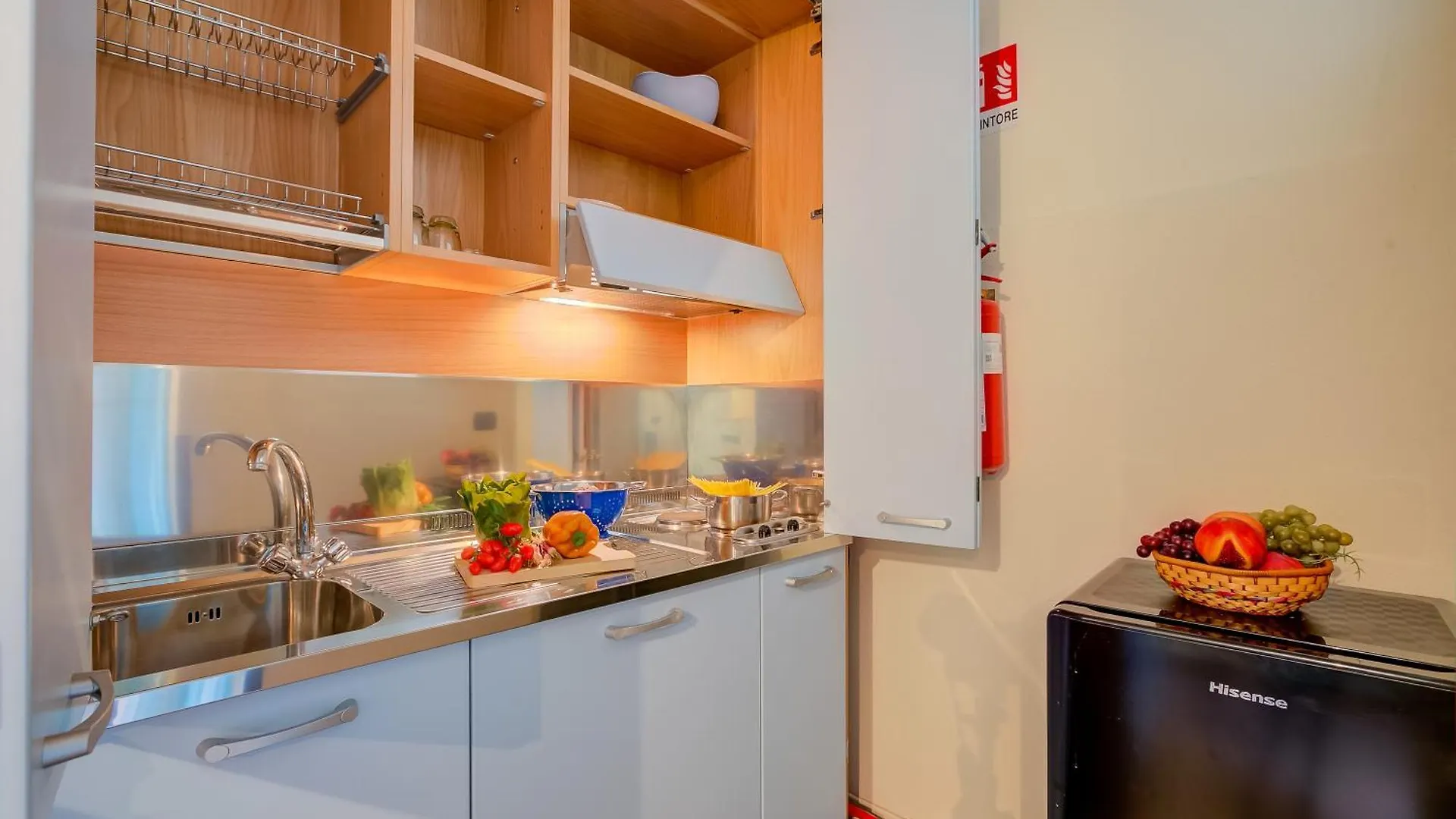 דסנזאנו דל גארדה Yellow, Orange And Blue Apartments Desenzano איטליה