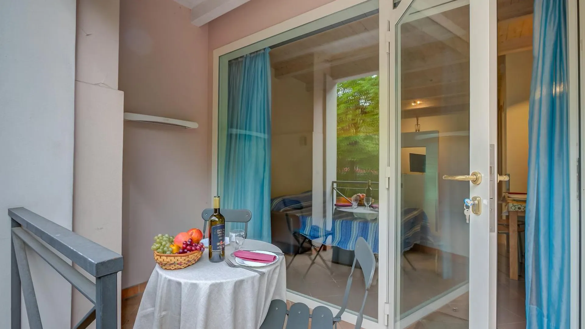 דסנזאנו דל גארדה Yellow, Orange And Blue Apartments Desenzano 0*, דסנזאנו דל גארדה